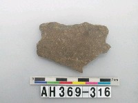 藏品(打製石刀殘件)的圖片